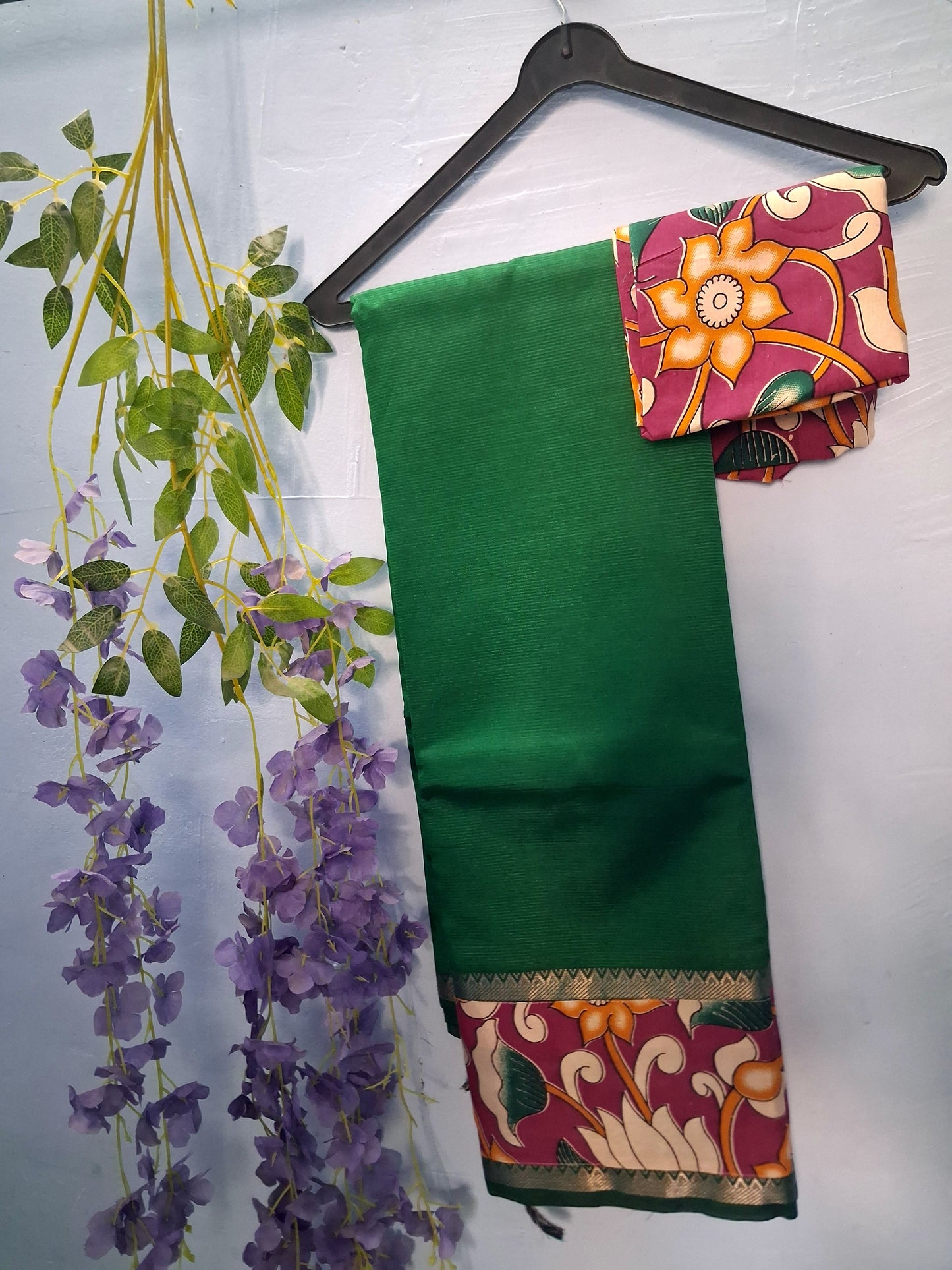 Elegant mangalgiri saree with kalamkari border