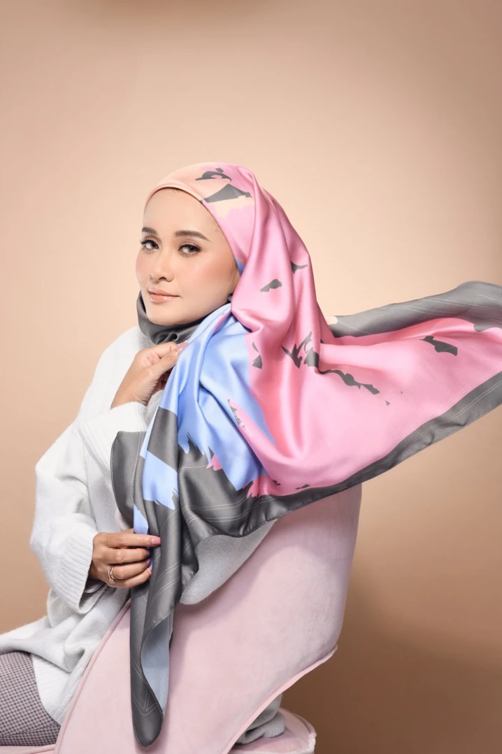 D Grey And Pink Silk Square Printed Scarf